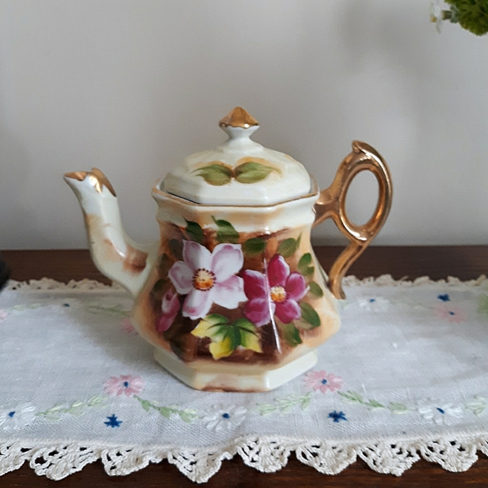 Vintage Lefton China Small Teapot w/Lid